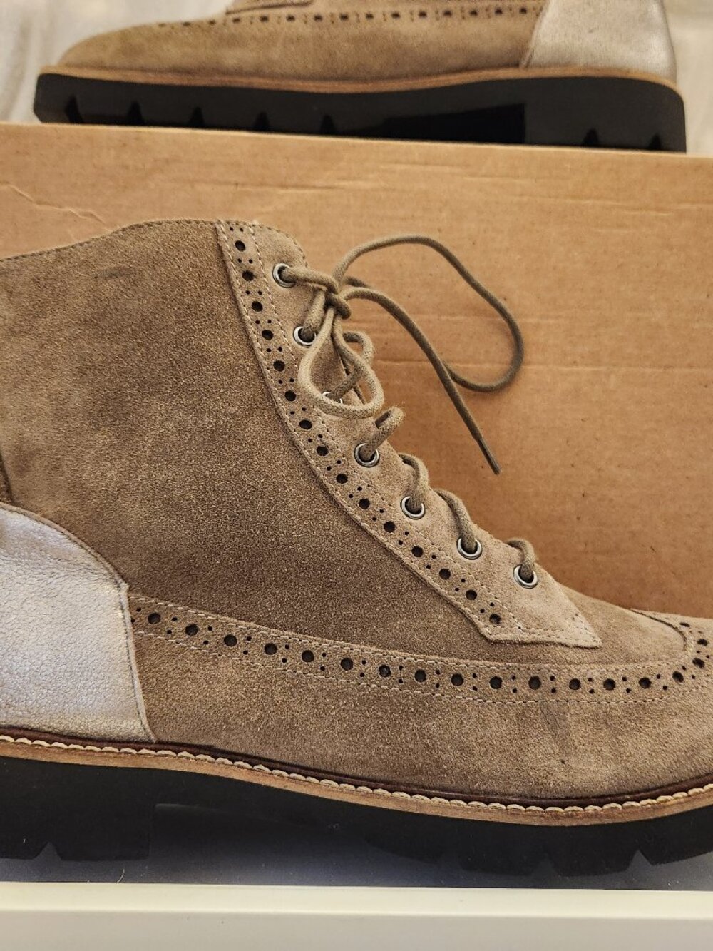 Aetrex Leather "Margot" Lace Up Booties. New in replacement box. Size 9-9.5